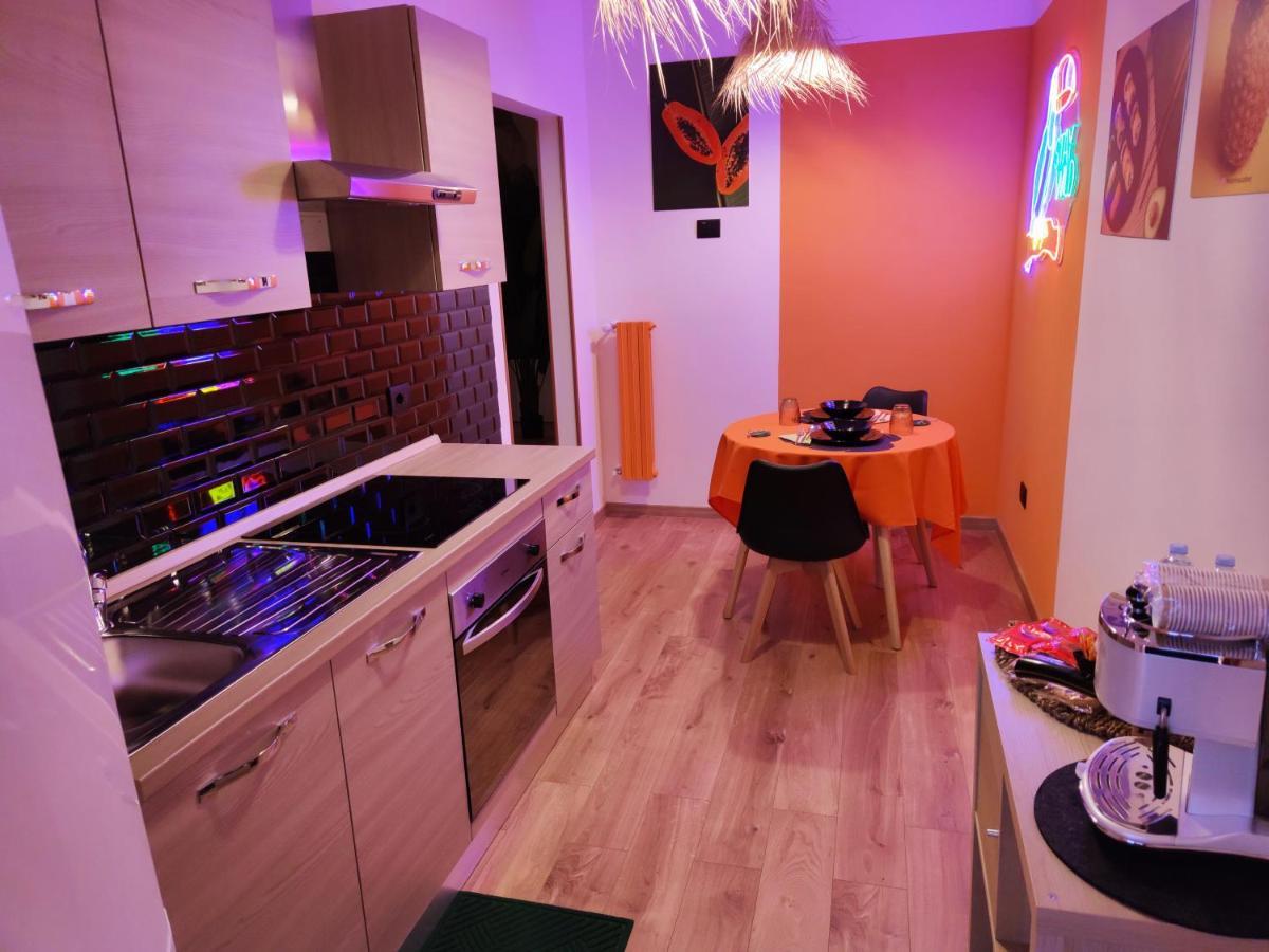 Suite Maison Tropical - Luxury Apartment In Bari Buitenkant foto